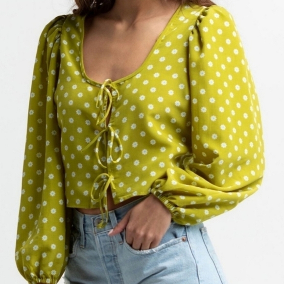 Levi's Sleeve Daisy Embry Tie Front Puff  Print Shirt M - Picture 2 of 6